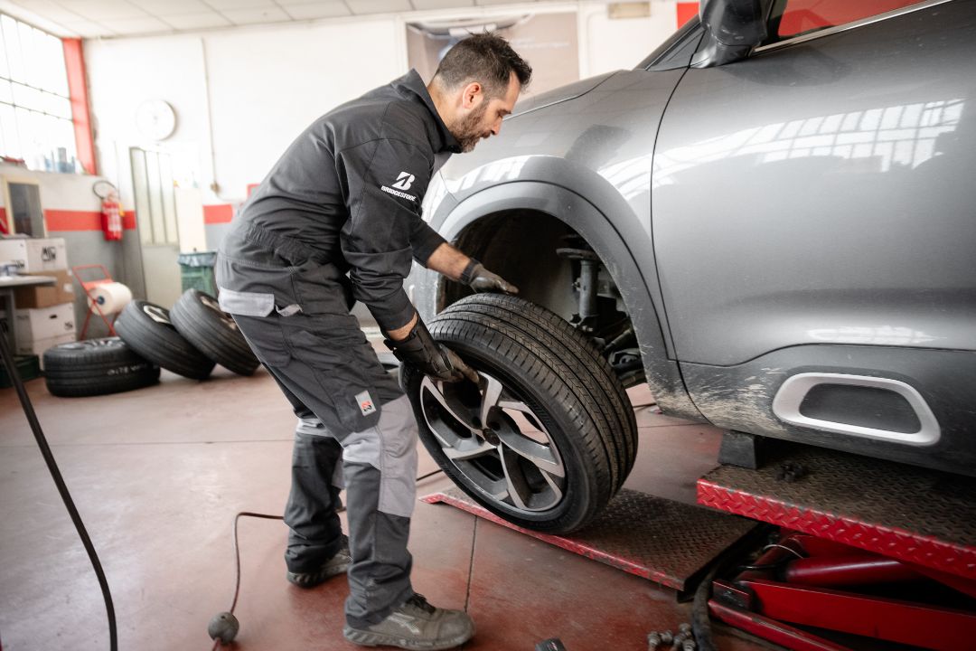 Ermes Gomme officina Poirino