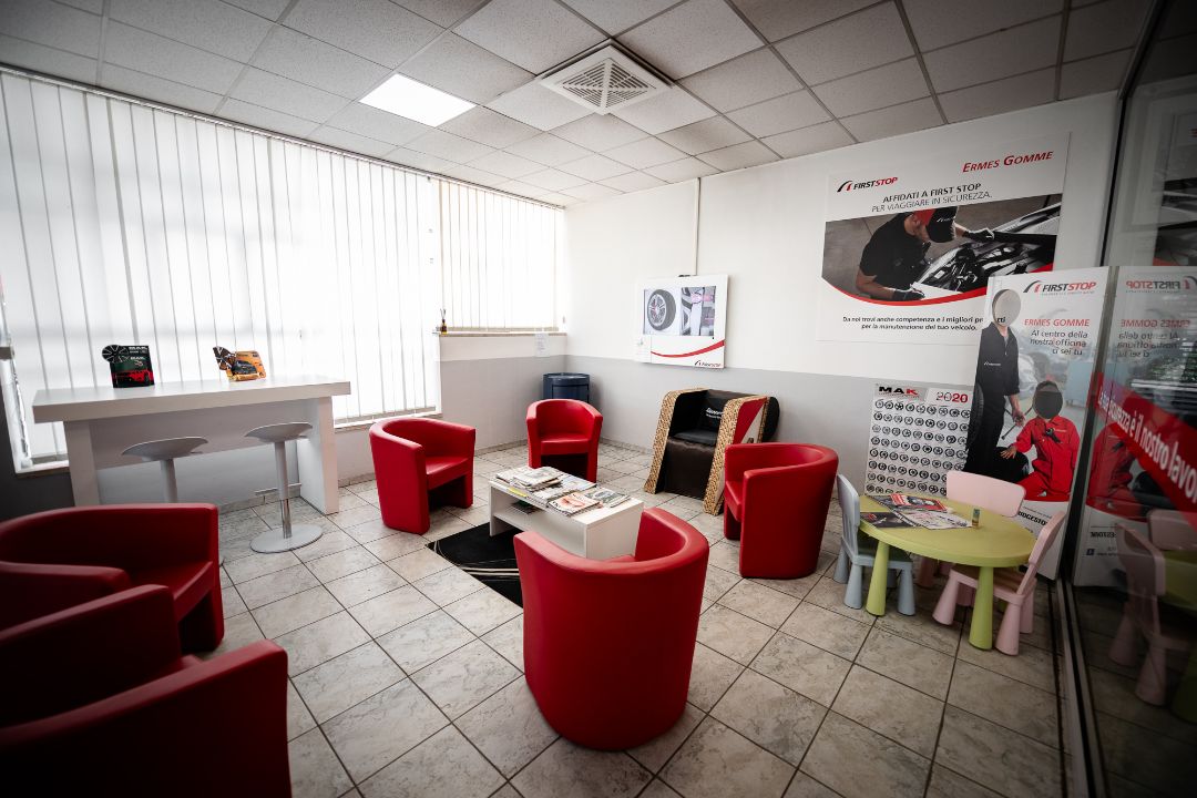 Ermes Gomme officina Poirino