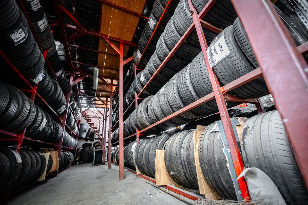 Ermes Gomme officina Poirino