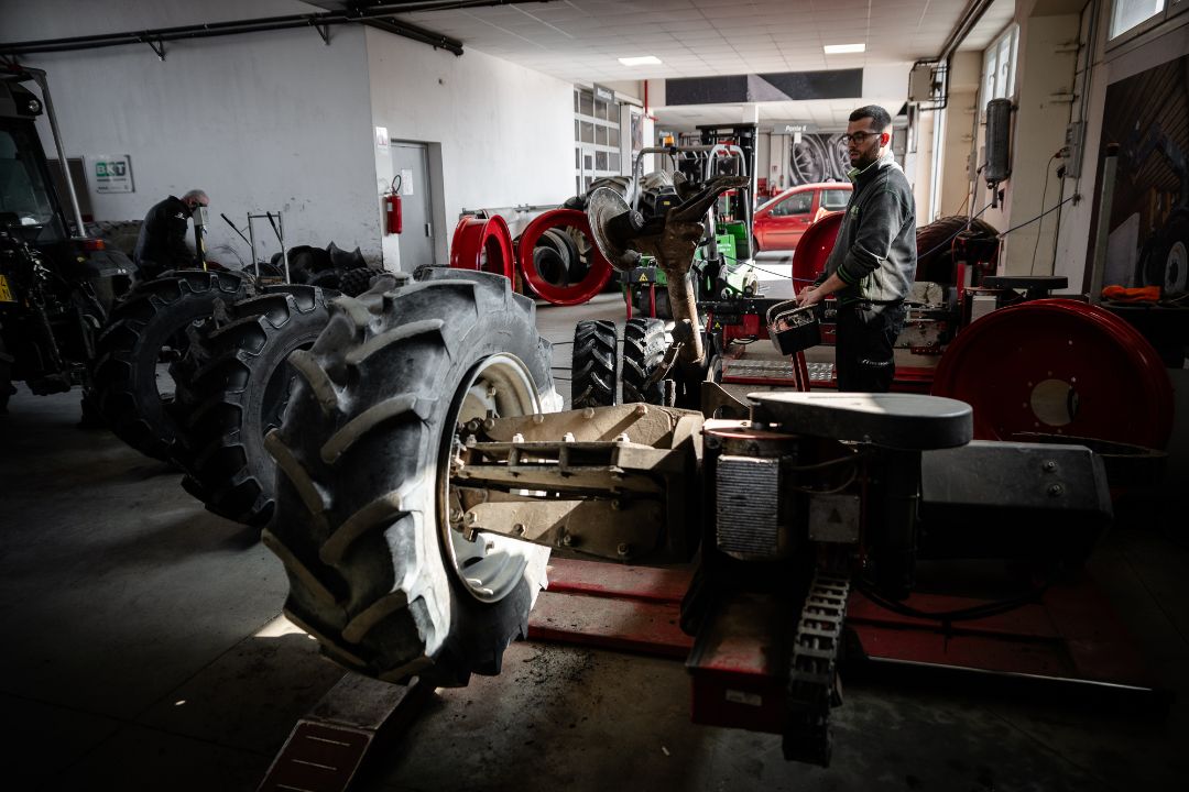 Ermes Gomme officina Poirino