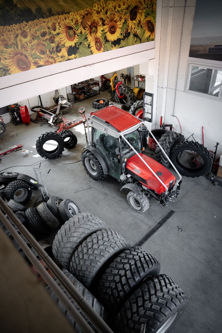 Ermes Gomme officina Poirino