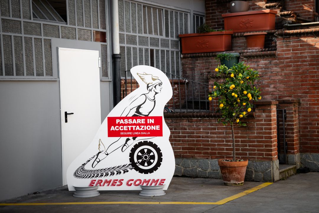 Ermes Gomme officina Poirino