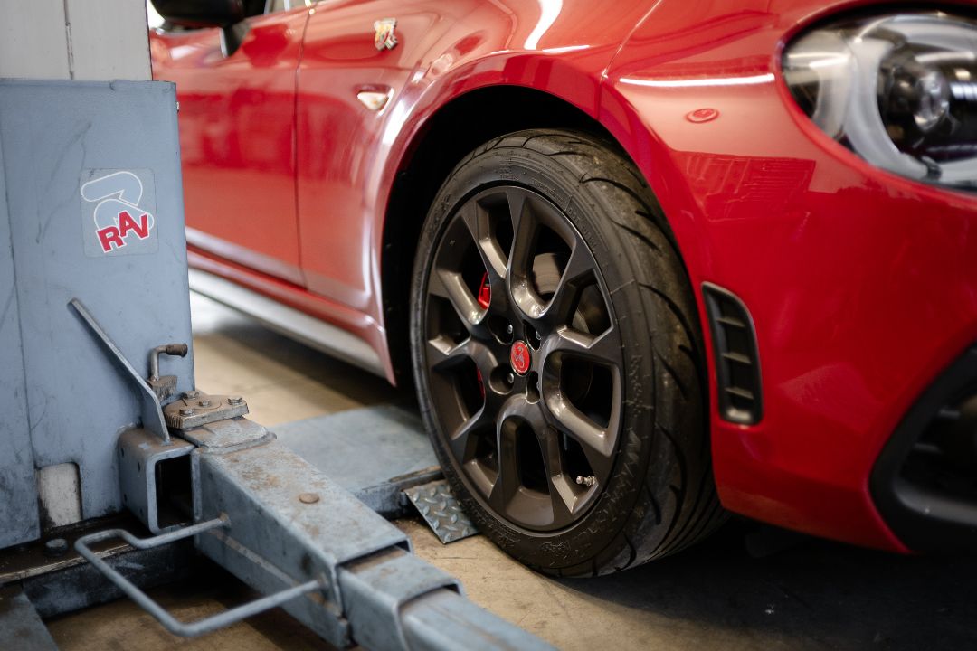 Montaggio pneumatici auto moto Ermes Gomme Poirino