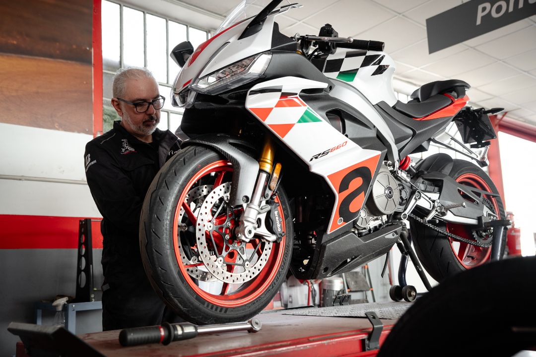 Montaggio pneumatici auto moto Ermes Gomme Poirino